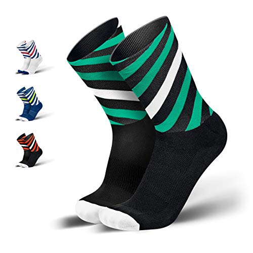 INCYLENCE Curls Sportsocken lang, leichte Running Socks mit Anti-Blasenschutz, atmungsaktive Laufsocken, Compression Socks, schwarz grün weiß, 43-46